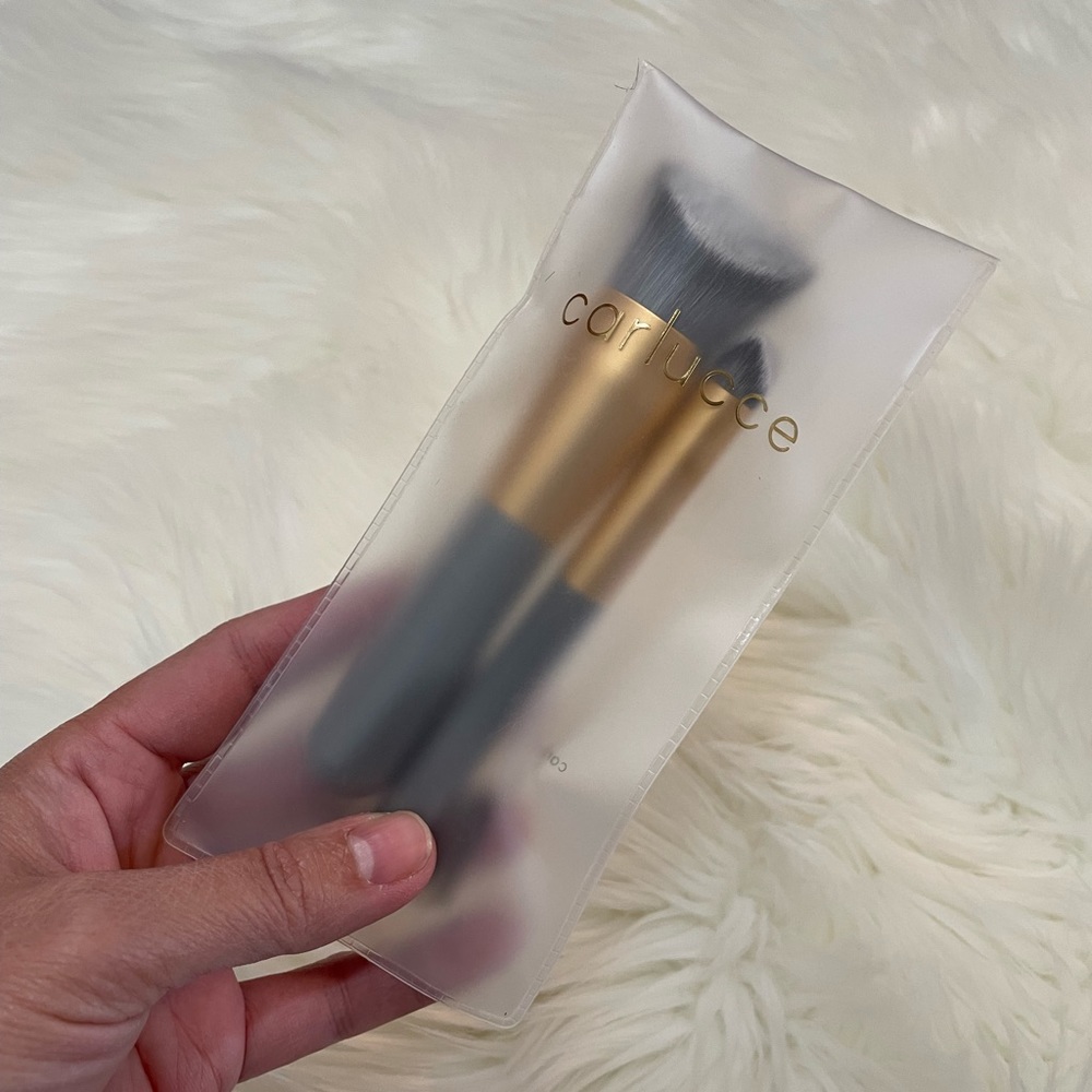 Carlucce Cosmetic Brush Duo